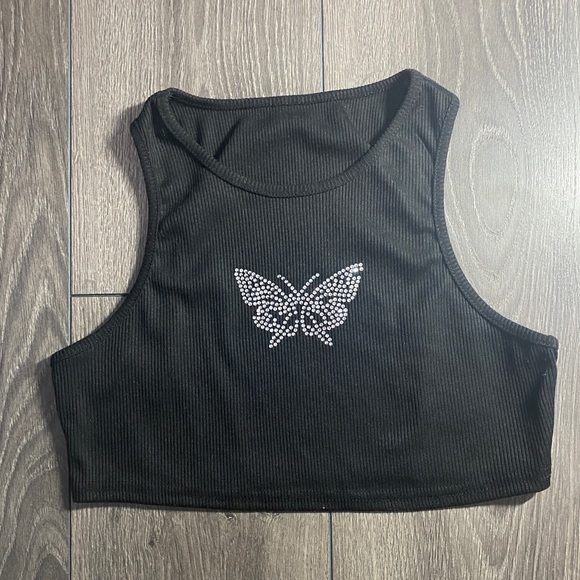 Butterfly Crop Tops - Picture 4 of 7